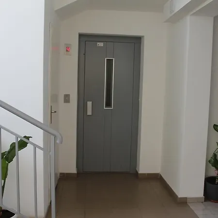 Aqua Blue Slăntjev Brjag