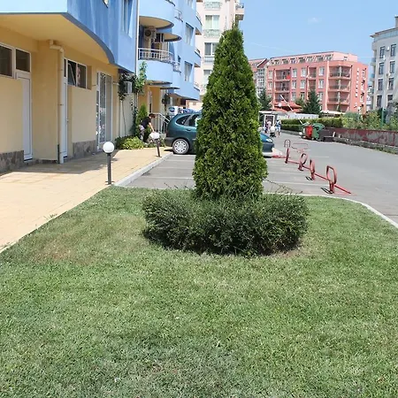 Aqua Blue Apartment *